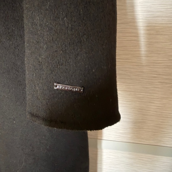 TAHARI Black Coat in XS - Picture 3 of 14